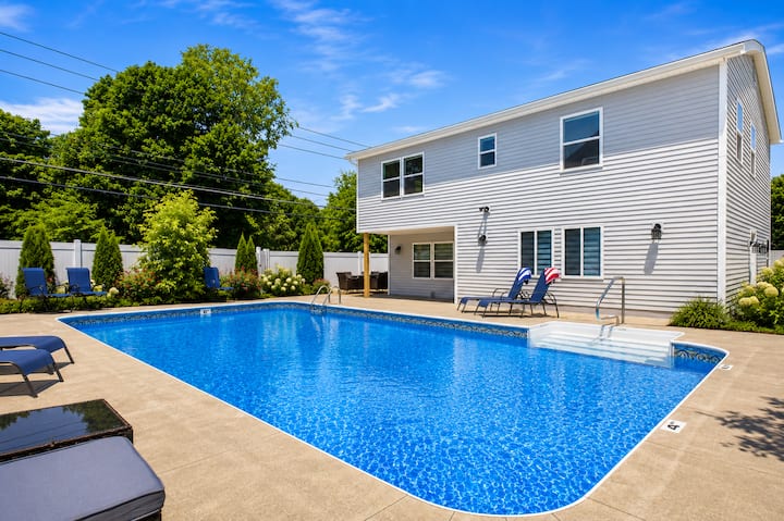 Heated Pool, Private, Across Beach, Town, Dining - Lake George, NY