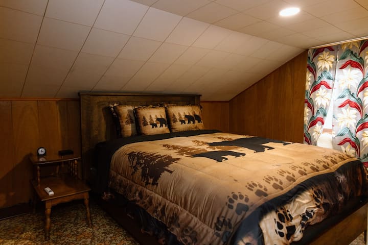 Dormitorio 3 [2.º piso] 1 cama tamaño queen