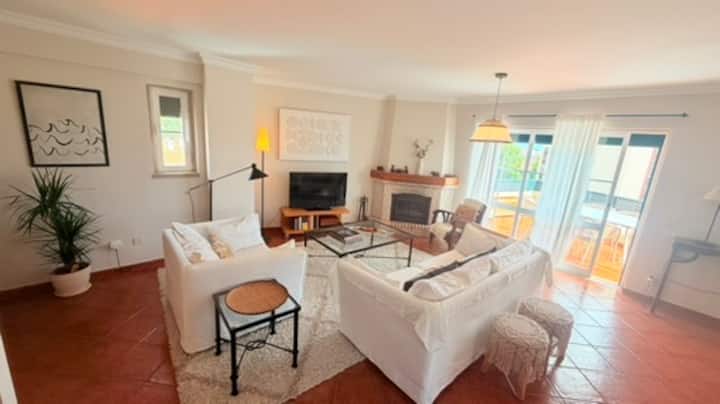 Relaxed Home, Few Minutes Walk From The Beach - Cascais