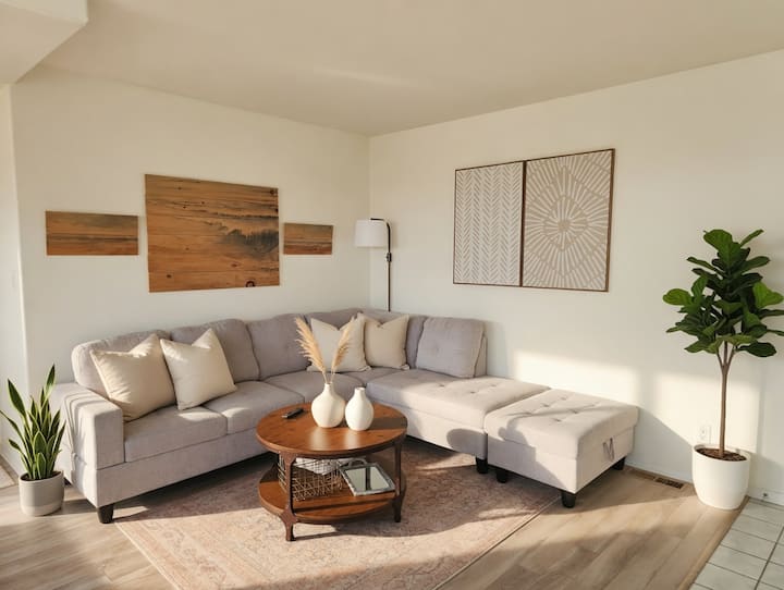 Shell St Beach Retreat: Bright 2br Near The Beach - Manhattan Beach, CA