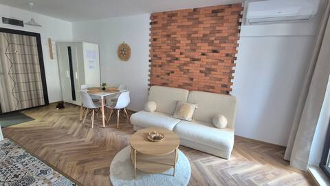 Successful Airbnb property: Cozy apartment Student city with parking place in Студентски Град