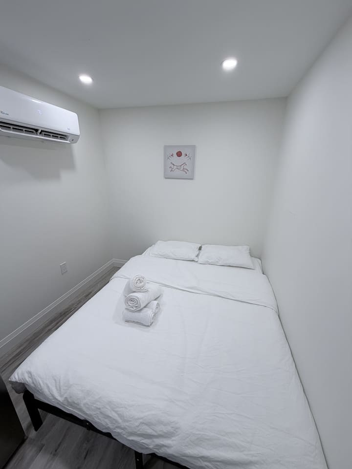 The Luxe Studio - Comfortable And Affordable Stay - Kitchener