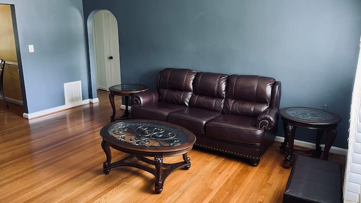 Comfortable Four Bedroom House - Richmond, VA