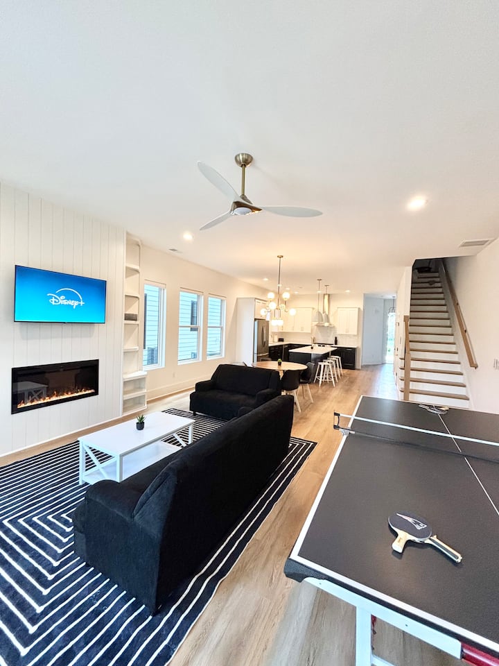 Luxury Oasis In Uptown • Ping-pong • Sleeps 16+ - Charlotte, NC