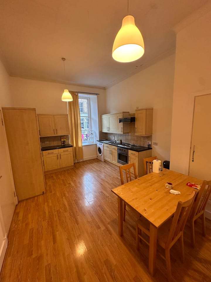 Spacious Room In Glasgow City Centre! - Glasgow