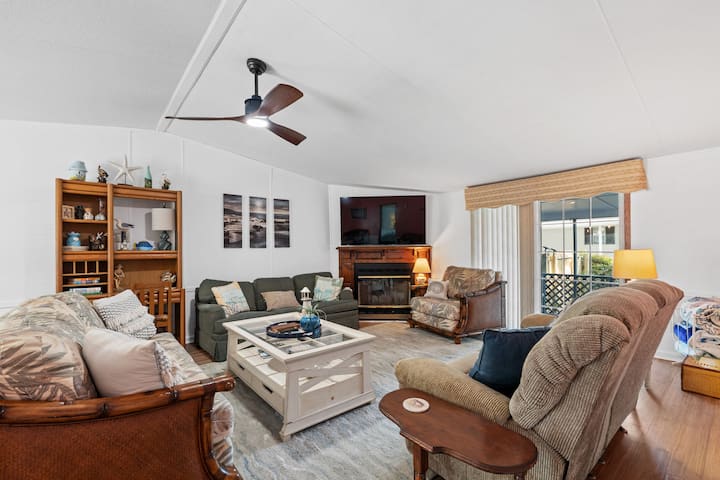 Hot Tub Retreat Oib/sunset Beach | Sleeps 11, Pool - Sunset Beach, NC