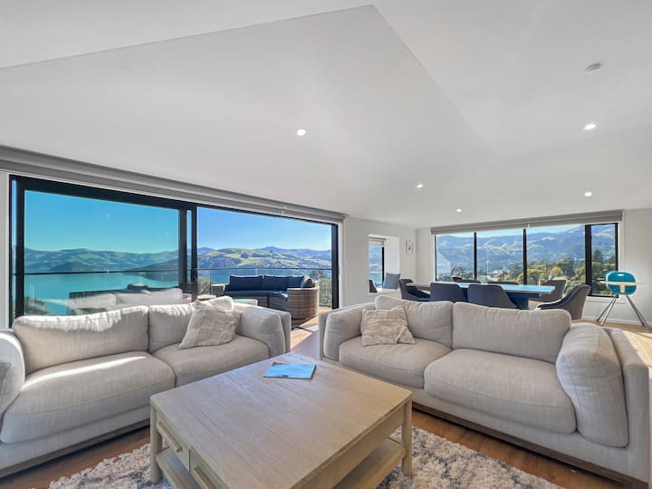 Spacious 5 Beds. 2 Bathrooms. Amazing Views. - アカロア