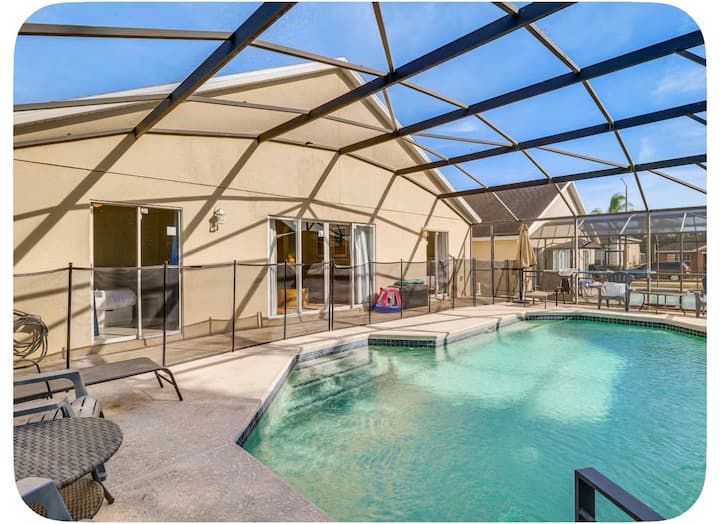 The Citrus House | Family Pool Retreat Near Disney - Davenport, FL