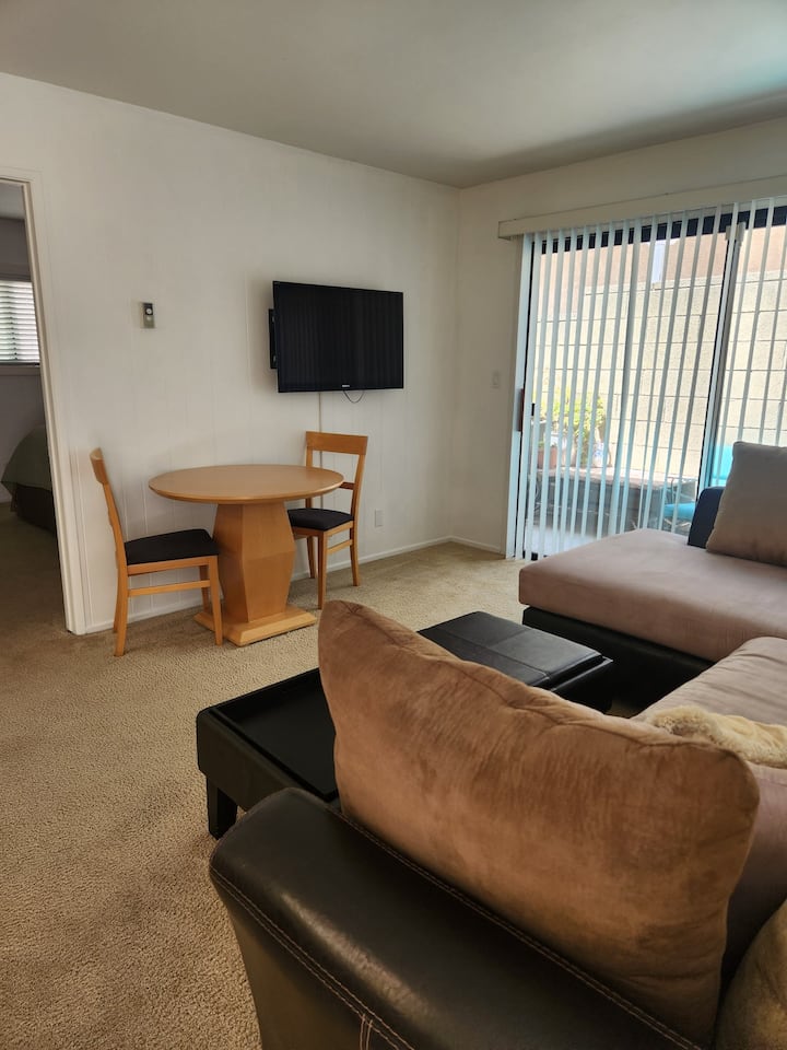 Beachside Gem In Manhattan Beach/free Parking! - Torrance, CA