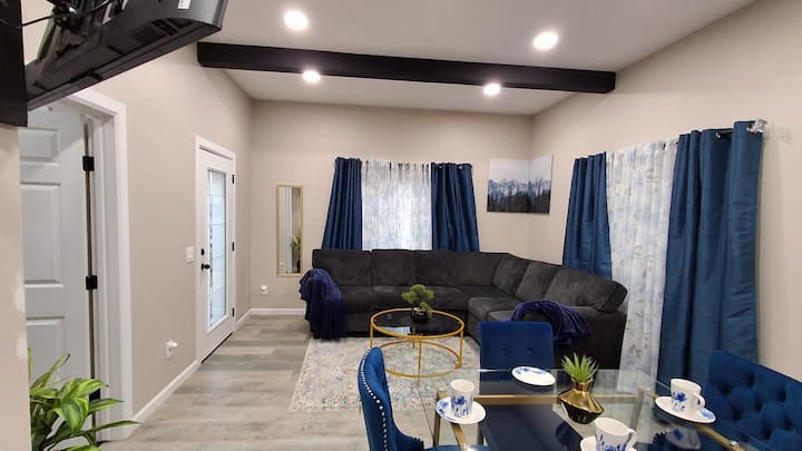 The Velvet Retreat - Kansas City