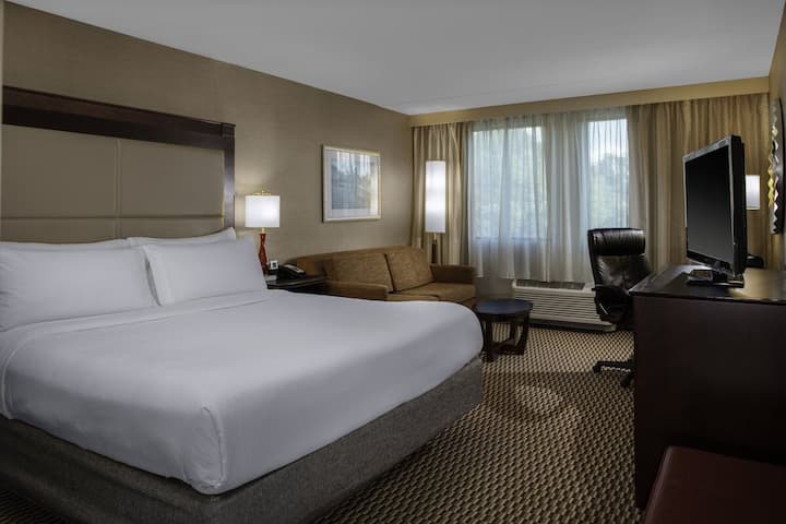 Burlington Mall King Room With Pool & Gym - Burlington, MA