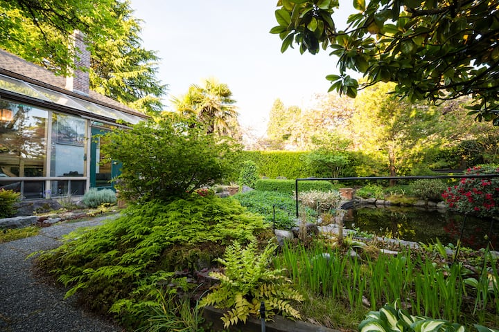 Garden House In South Vancouver - Vancouver