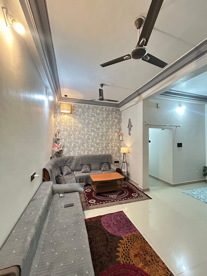 Jinaagam Homestay Near Mahakal, Ground Floor 2bhk - Ujjain