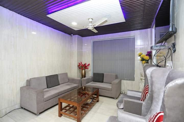 The Ashoka Hotel | Deluxe Ac Room - Bareilly