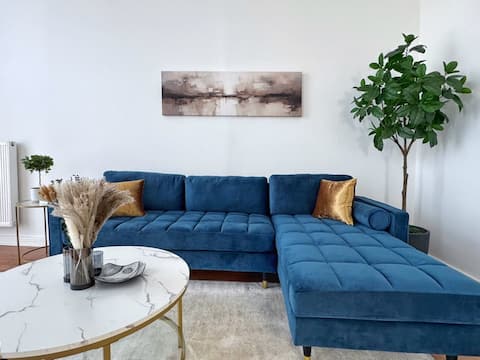 Popular Airbnb listing: HolidayHome Apartments | Luxury Apartment Berlin in Pankow