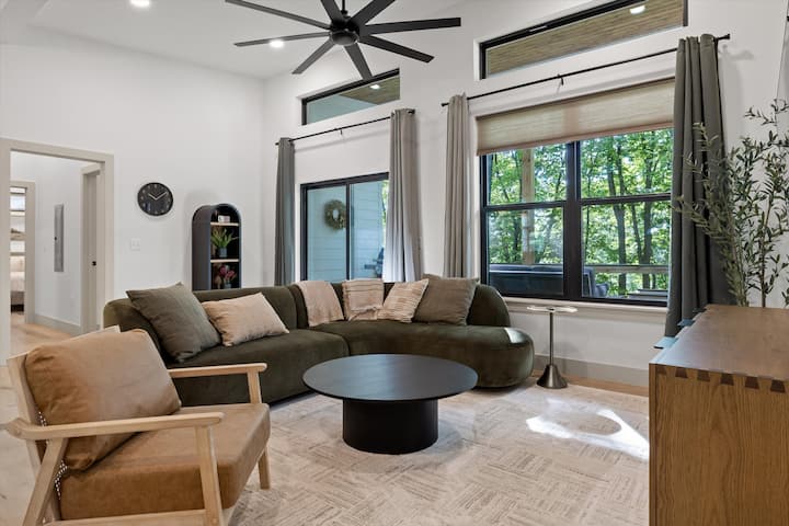Modern 4br Ridge Retreat W/view • 2 King Suites - Cleveland, TN
