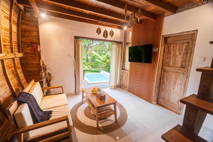 Unique Wooden Cabin W/ Private Pool & Jungle View - Bali