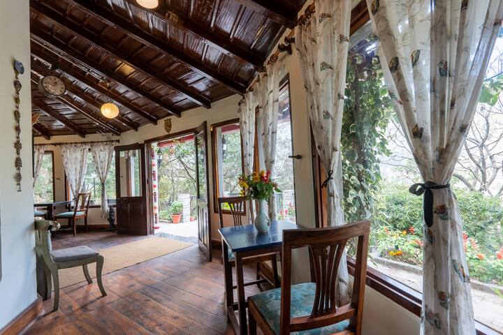 Resort Room W/ Scenic Sit-out & Free Parking - Nainital