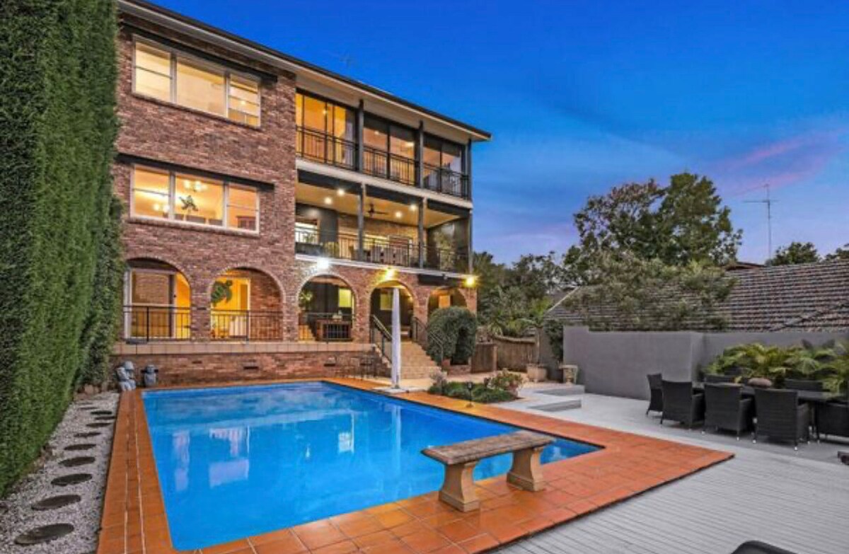 Lily's House
