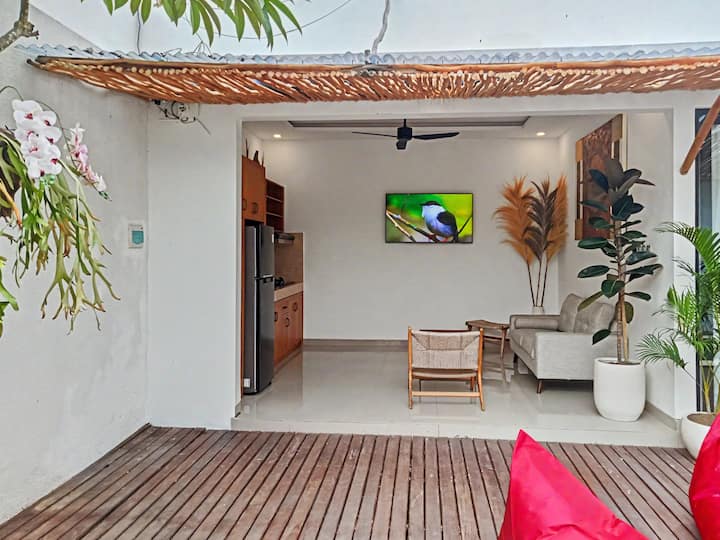 Tropical 2br Villa | Pool, Ensuite, 5 Min Seminyak - Kuta