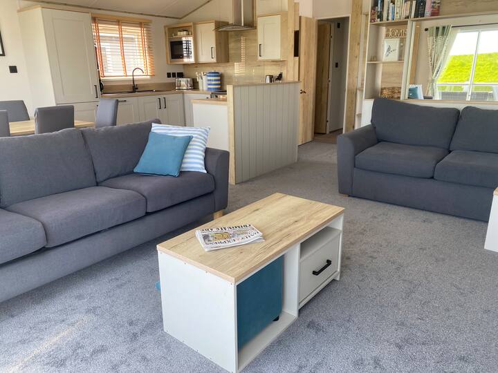 Luxury Waterside Lodge: Rye Harbour Nature Reserve - Winchelsea Beach