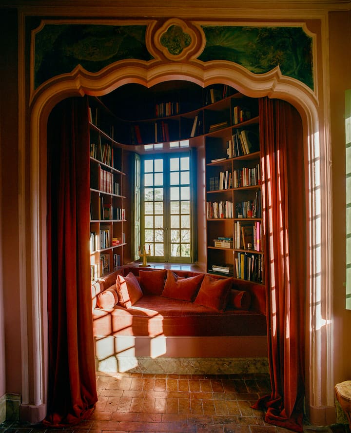 Remarkable Chateau By Renowned Ad 100 Architect - Grillon