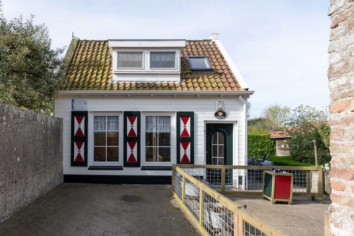 Holiday Home With Garden In Aagtekerke | Dorpsplei - Middelburg