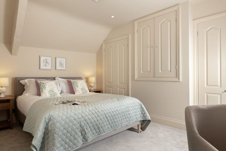 Hlavná spálňa v chate Sun – StayCotswold