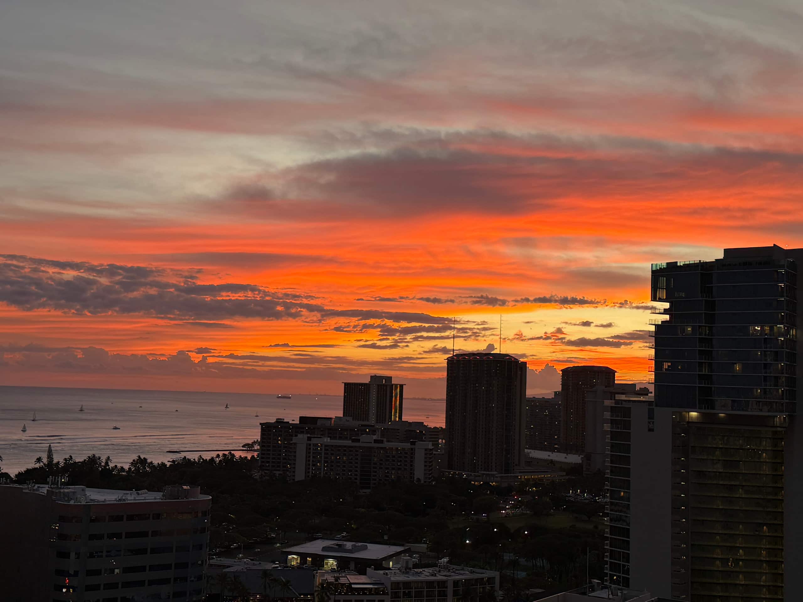 Ocean View Waikiki Free Parking 2 beds Pool - Image 7