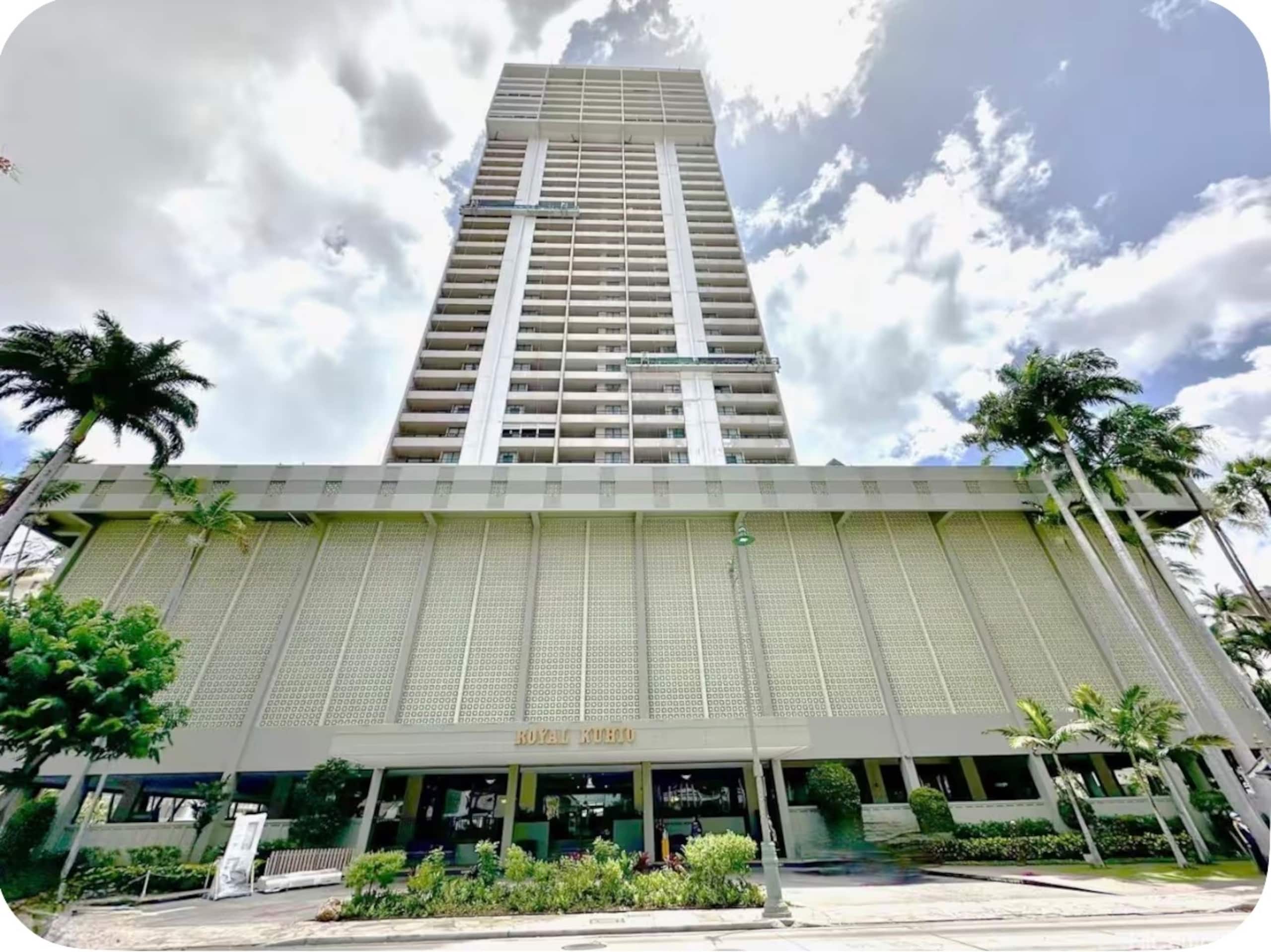 Ocean View Waikiki Free Parking 2 beds Pool - Image 50