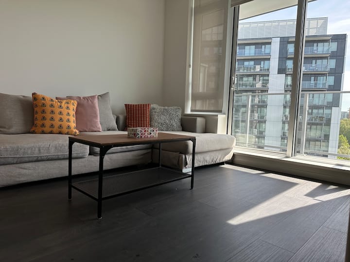 Near Center Brand New 1bed Apartment - Richmond, Canadá