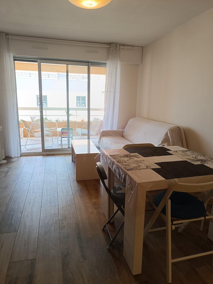 Appartement Lumineux Au Pied Du Pin De Bormes - La Londe-les-Maures