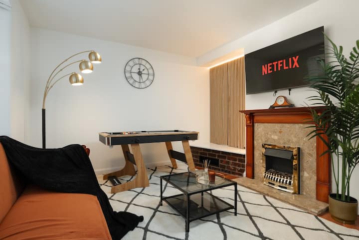 Immaculate 3bd Home - Coop - Etihad - Pool Table - Manchester