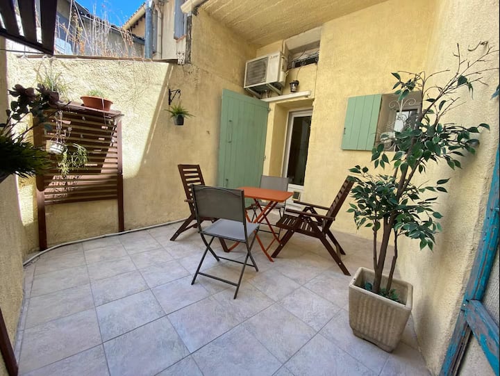 Appartement De Charme Avec Terrasse Beaux-arts - Montpellier
