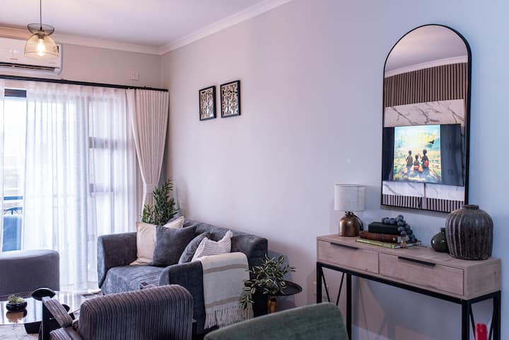 Luxury 2br Apt, Gated Estate, Pool, City - Botswana
