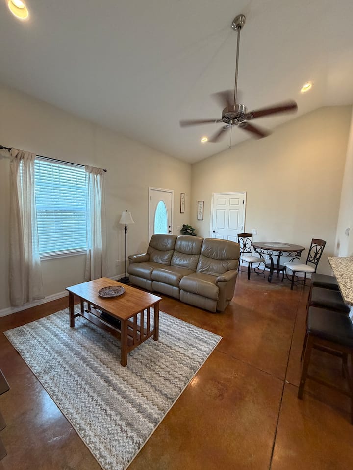 Wheelchair Accessible Guest House In Clermont - Clermont, FL