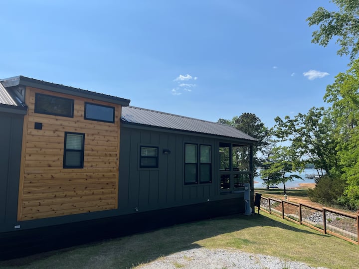 Lakefront Tiny Home Near Clemson & Anderson - Sandy Springs, SC