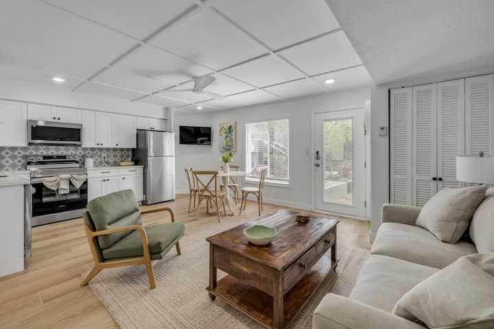 Secluded Condo 11 | Steps To New Smyrna Beach - New Smyrna Beach