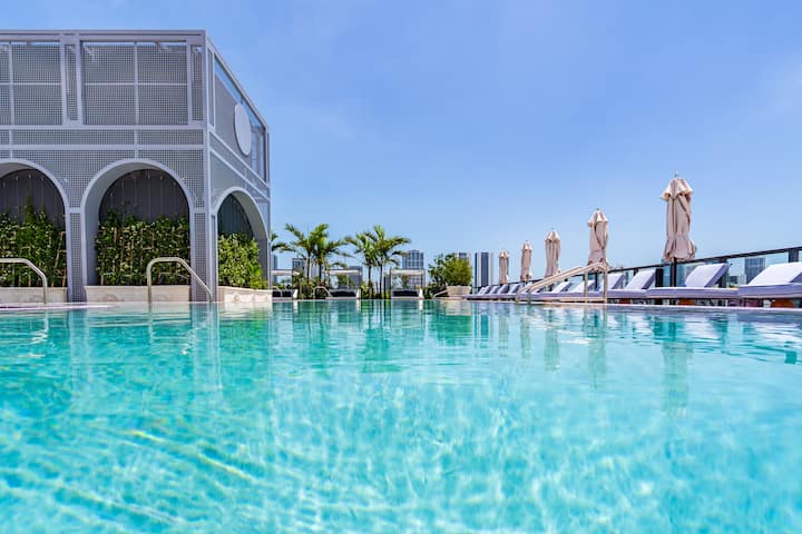 Resort-style Condo In Wynwood With Rooftop Pool - Miami, FL