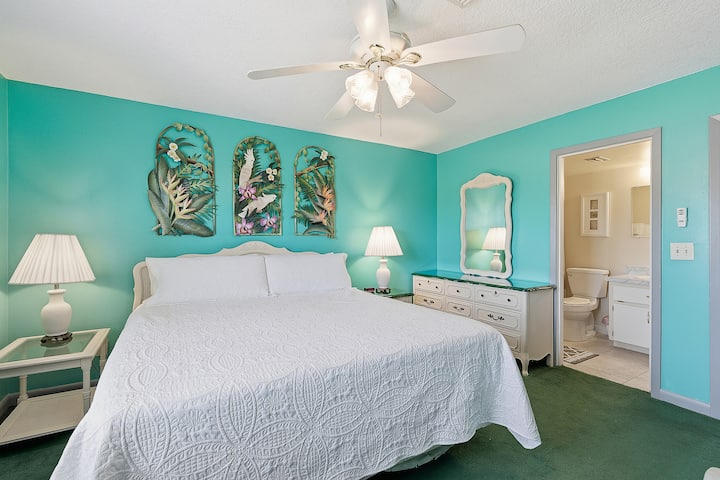 Oasis 18: Beach, Balcony + Daytona Events! - Daytona Beach