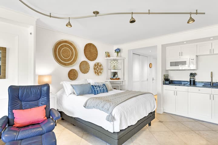 Harbour Light Villa With Lighthouse Views! - ダウーファスキー・アイランド, SC