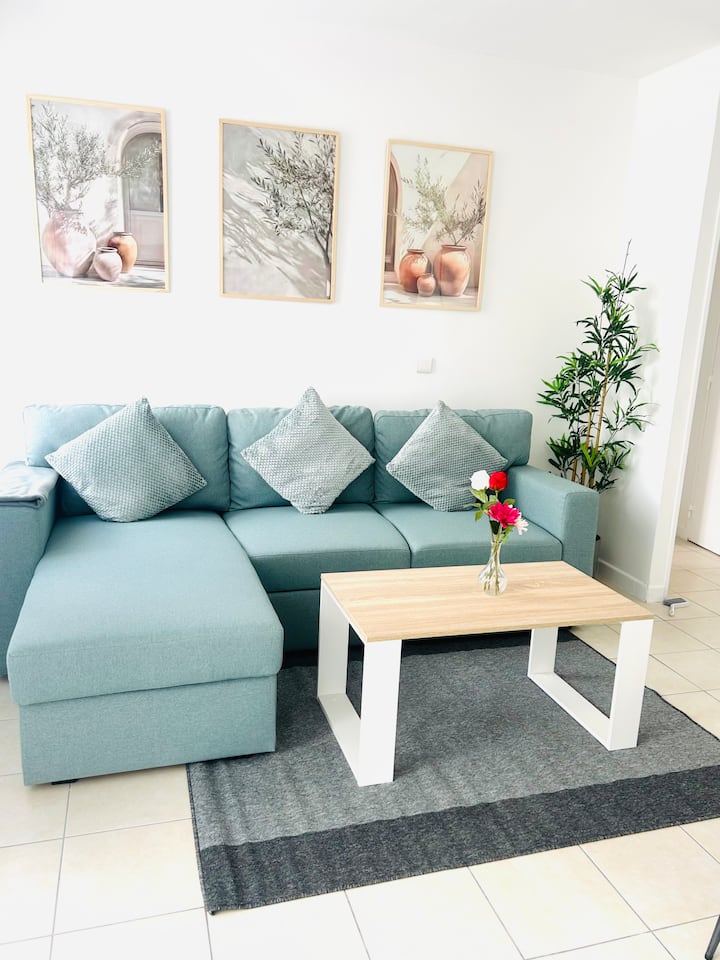 Cosy Flat 6min Du Métro &Parking Intérieur Gratuit - Saint-Denis