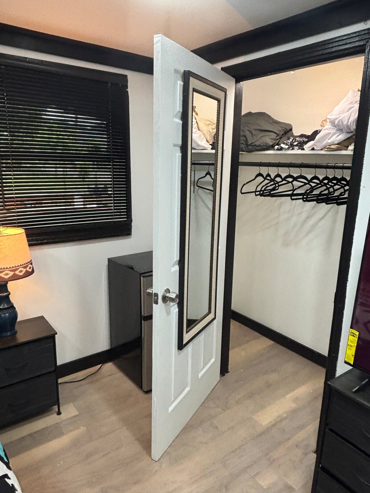 Powhatan private bedroom in 2 bed, 1 bath unit – Photo 8