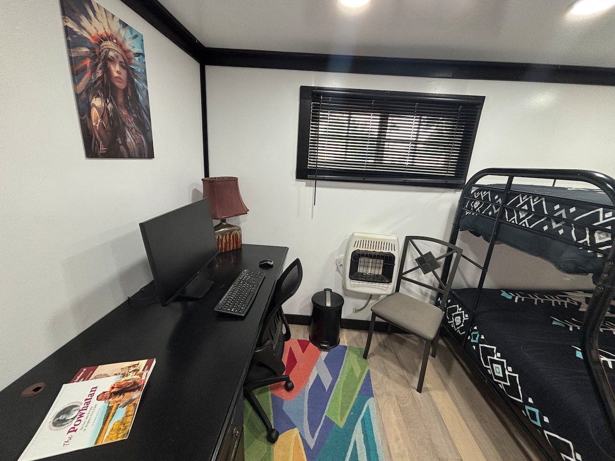 Powhatan private bedroom in 2 bed, 1 bath unit – Photo 12