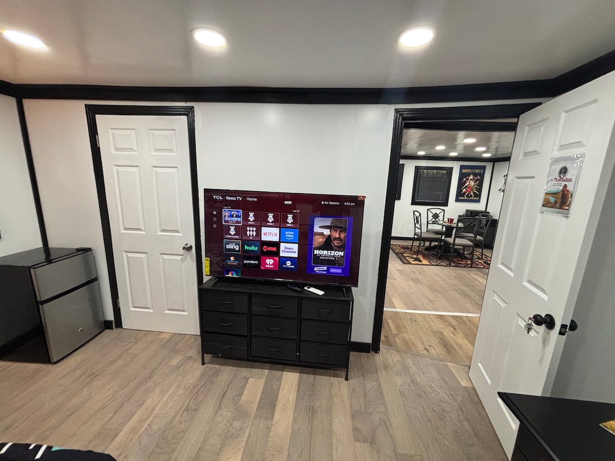 Powhatan private bedroom in 2 bed, 1 bath unit – Photo 13