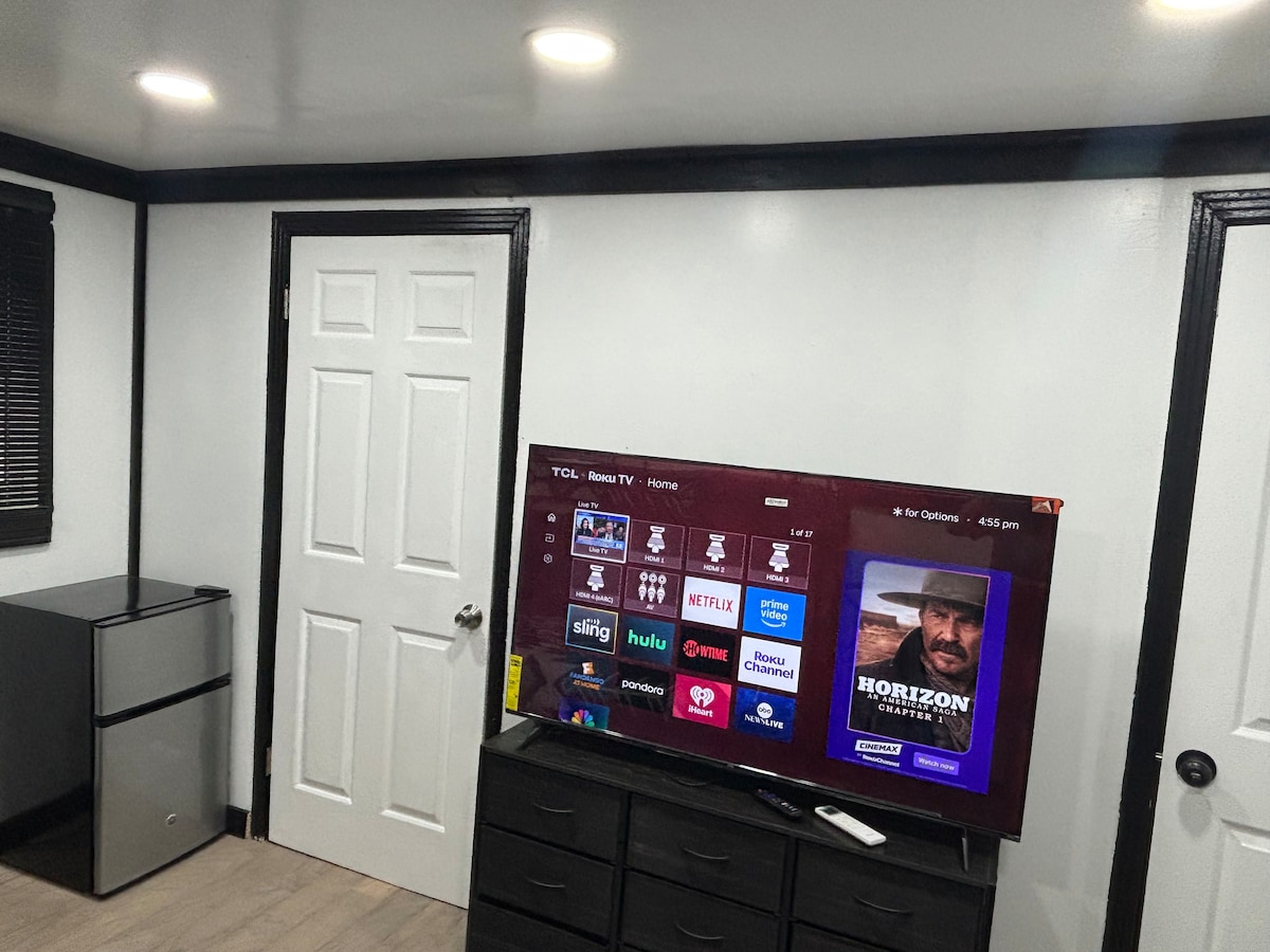 Powhatan private bedroom in 2 bed, 1 bath unit – Photo 9