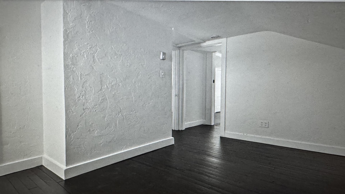 Cozy Stone Cottage with Short Drive to 3 Beaches — photo 13