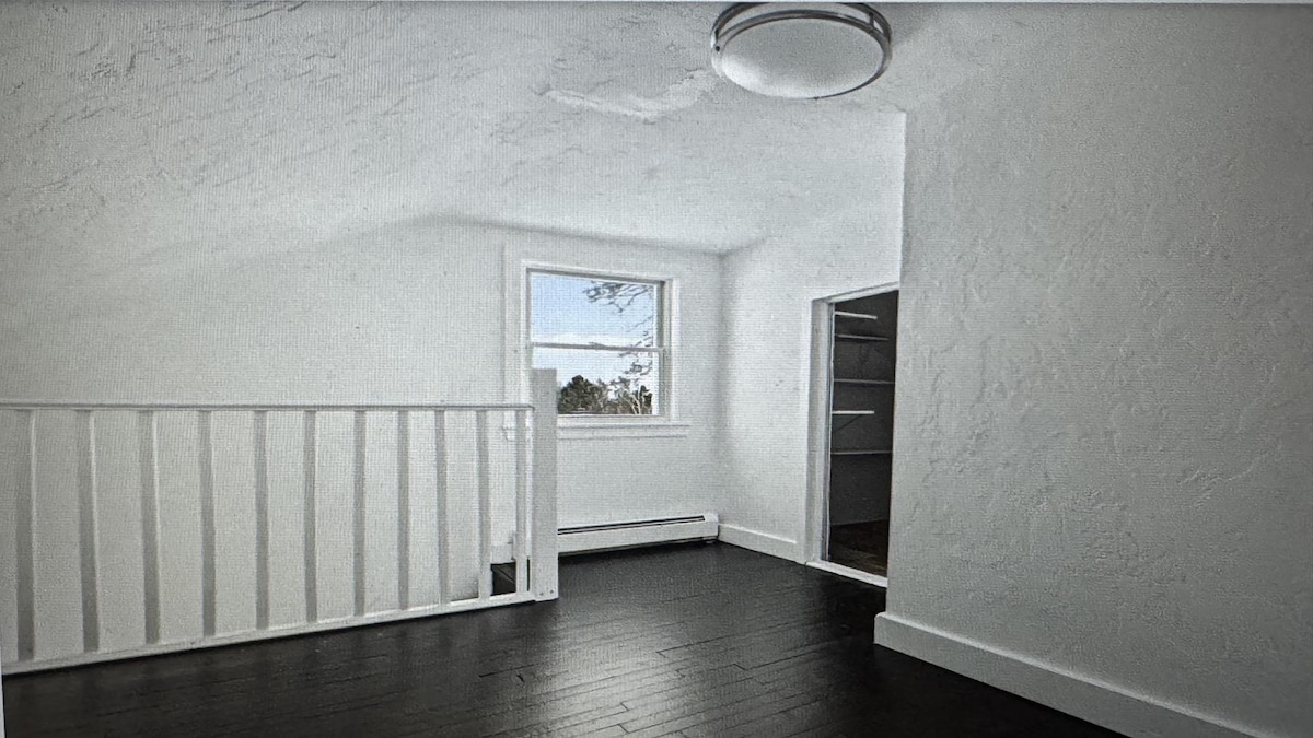 Cozy Stone Cottage with Short Drive to 3 Beaches — photo 14
