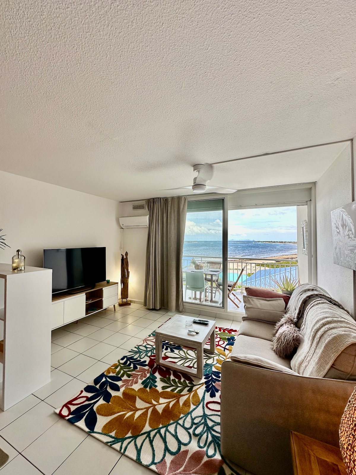 ミントンオーバルスイート Mont Vernon Studio Hotel – Sea View - Condominiums for Rent in