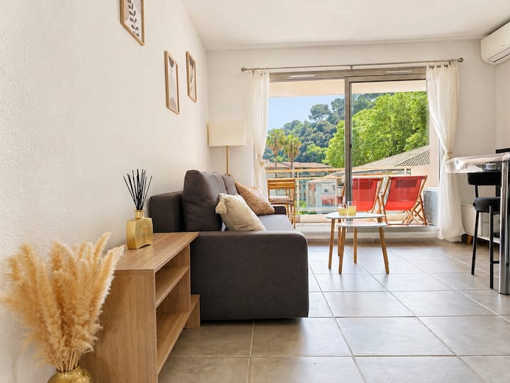 Studio Lumineux Vue Piscine – Emplacement Idéal - Cagnes-sur-Mer